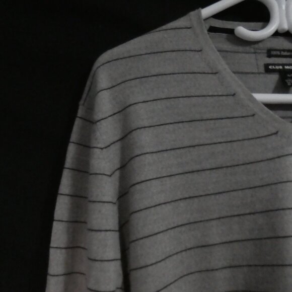 CLUB MONACO | XL - extra large | Striped Italian Merino V-Neck Sweater - Picture 3 of 14